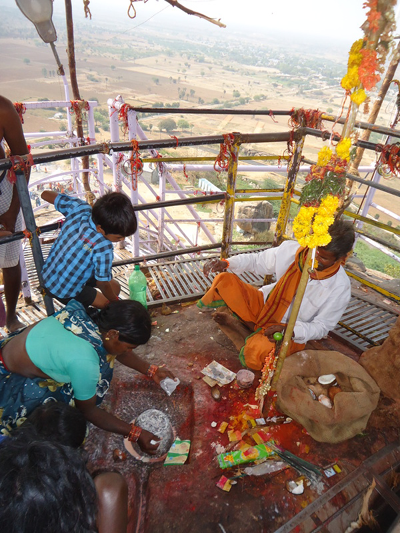 It is ancient and historical temple. the lord ramalingeswara swamy erected by lord parusharama in trethayugam. In tretayugam Lord parusharama was erected a small idol shiva lingam in enclave with west face